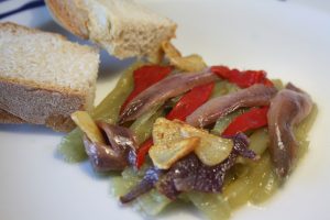 Ensalada Templada de Borraja y Anchoa del Cantábrico